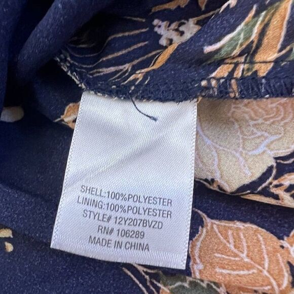 Blue Rain Francescas NWT Blue Peplum Scalloped Trim Floral Wrap Blouse Medium - Picture 11 of 12